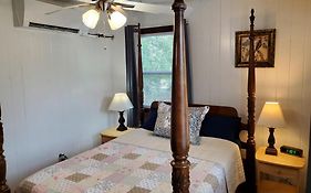 3864 Walsh Street Apartment